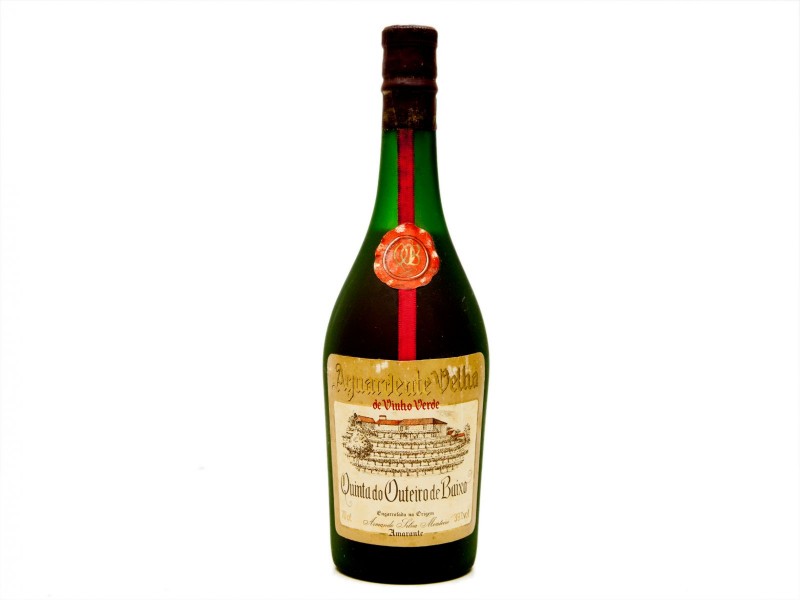GARRAFA DE AGUARDENTE VELHA