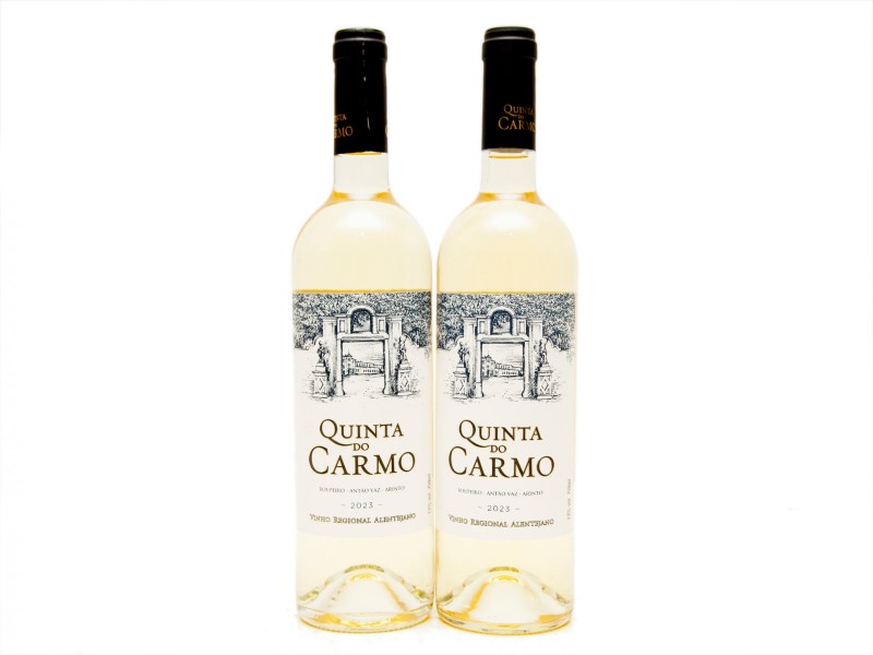 DUAS GARRAFAS DE VINHO BRANCO DE MESA DO ALENTEJO
