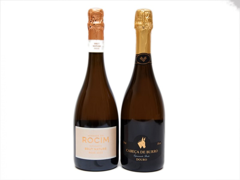 DUAS GARRAFAS DE VINHO ESPUMANTE