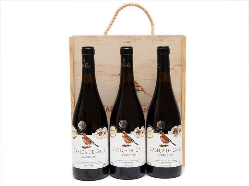 TRÊS GARRAFAS DE VINHO TINTO DE MESA DO DOURO