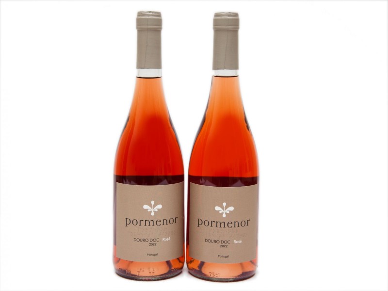 DUAS GARRAFAS DE VINHO DE ROSÉ MESA DO DOURO