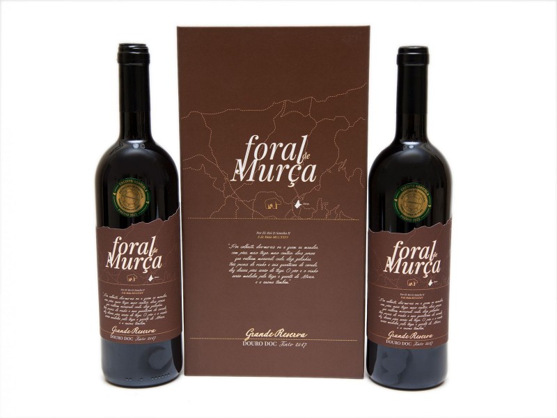 DUAS GARRAFAS DE VINHO TINTO DE MESA DO DOURO