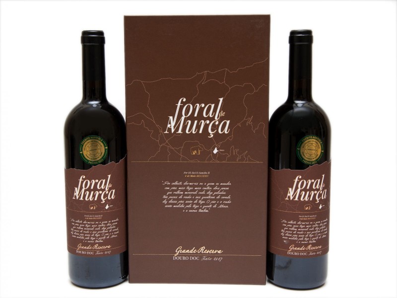 DUAS GARRAFAS DE VINHO TINTO DE MESA DO DOURO