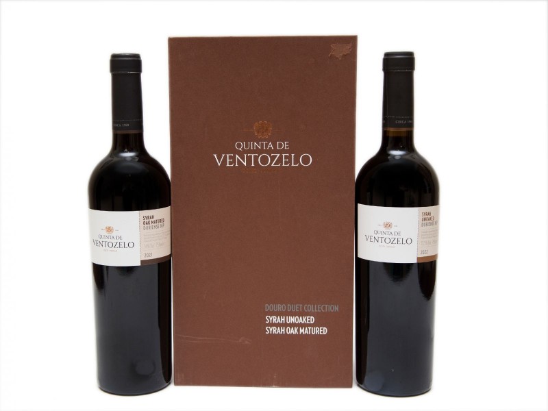 DUAS GARRAFAS DE VINHO TINTO DE MESA DO DOURO