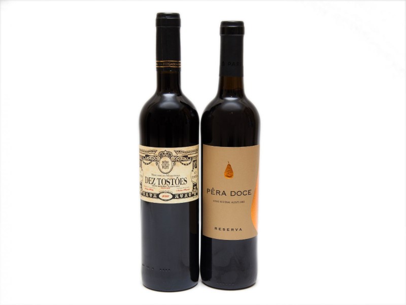 DUAS GARRAFAS DE VINHO TINTO DE MESA DO ALENTEJO