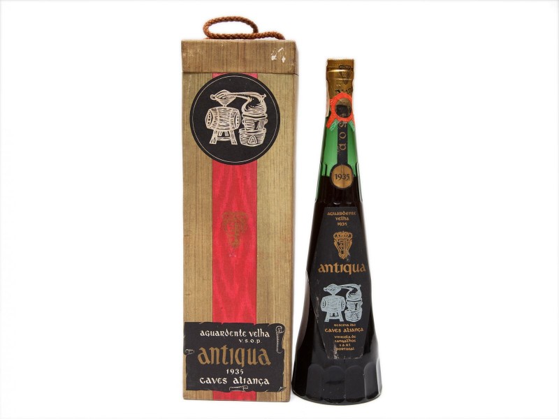 GARRAFA DE AGUARDENTE VELHA