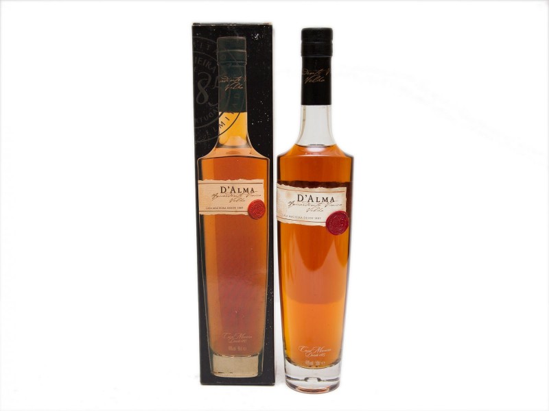 GARRAFA DE AGUARDENTE VELHA