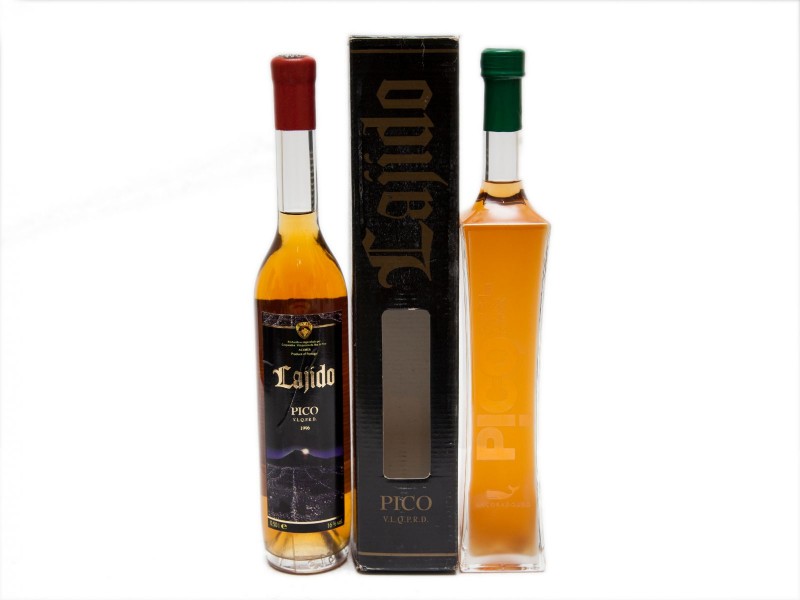 DUAS GARRAFAS DE VINHO LICOROSO DO PICO