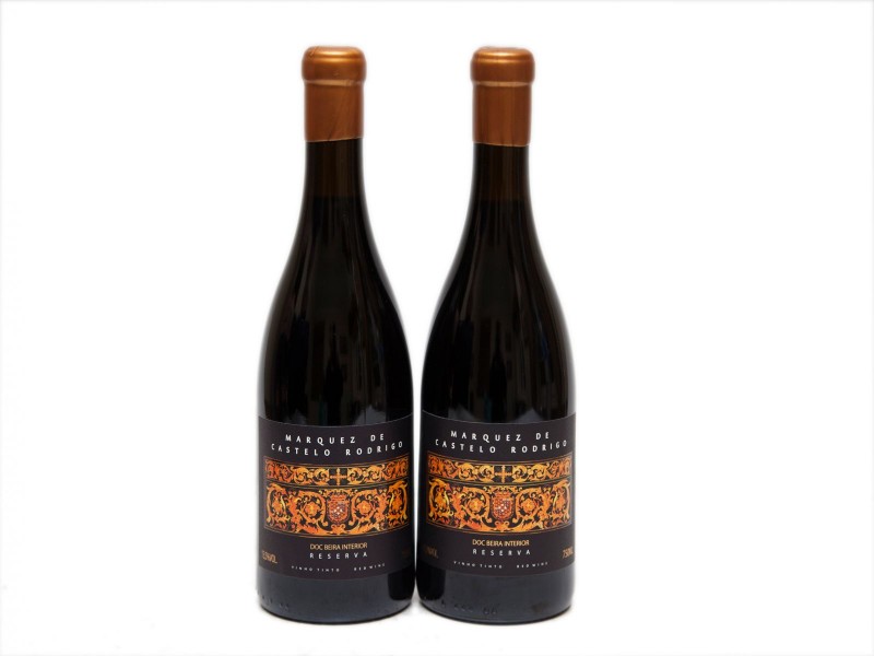 DUAS GARRAFAS DE VINHO TINTO DE MESA DA BEIRA INTERIOR