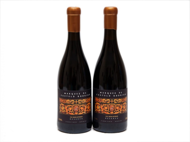 DUAS GARRAFAS DE VINHO TINTO DE MESA DA BEIRA INTERIOR