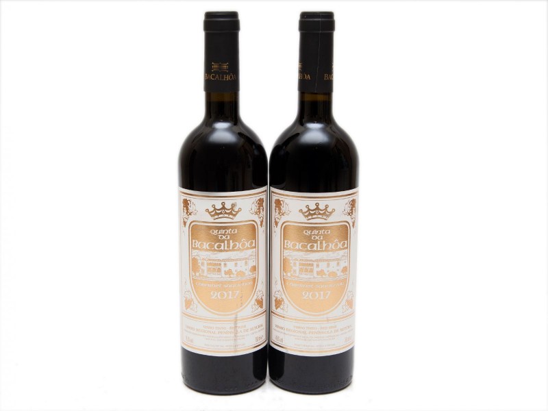 DUAS GARRAFAS DE VINHO TINTO DE MESA DA PENÍNSULA DE SETÚBAL