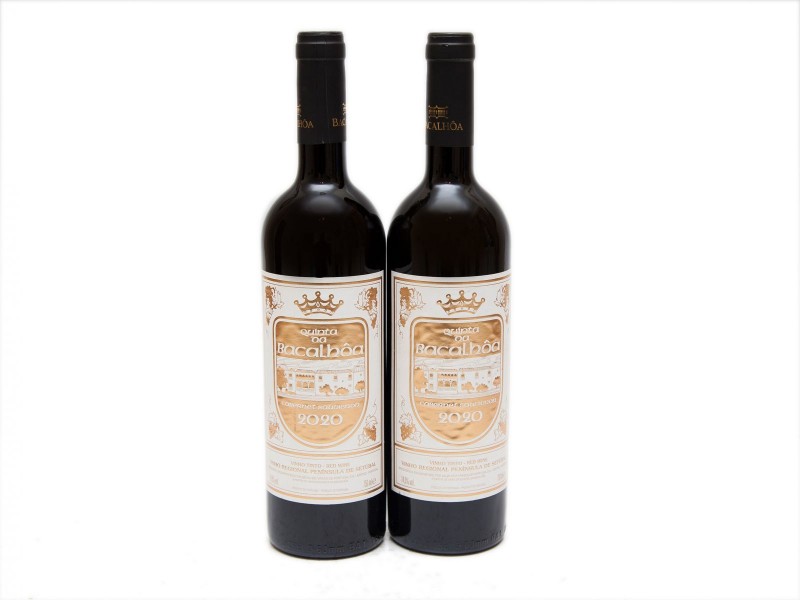 DUAS GARRAFAS DE VINHO TINTO DE MESA DA PENÍNSULA DE SETÚBAL