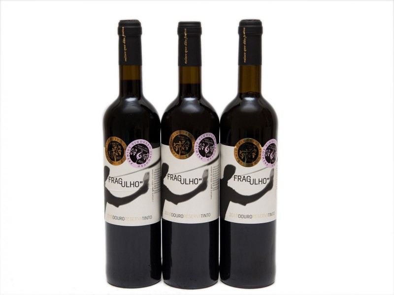 TRÊS GARRAFAS DE VINHO TINTO DO DOURO