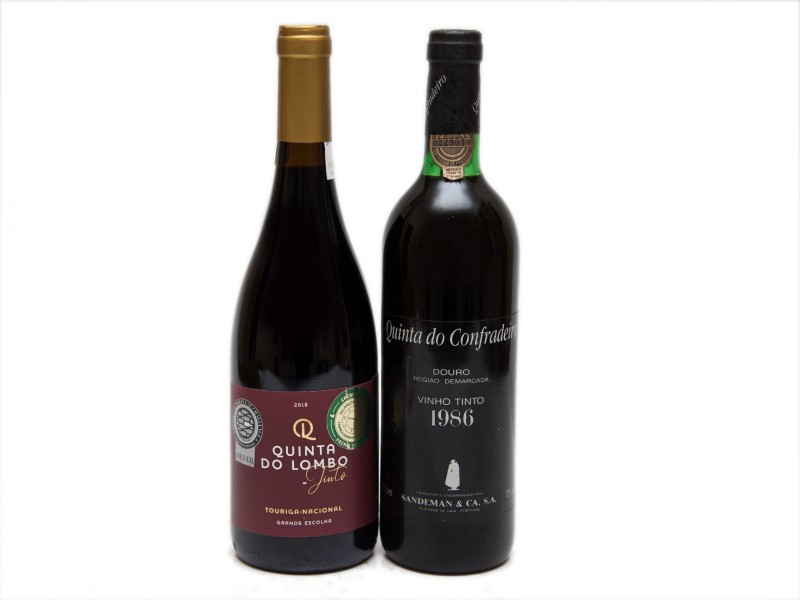 DUAS GARRAFAS DE VINHO TINTO DE MESA DO DOURO