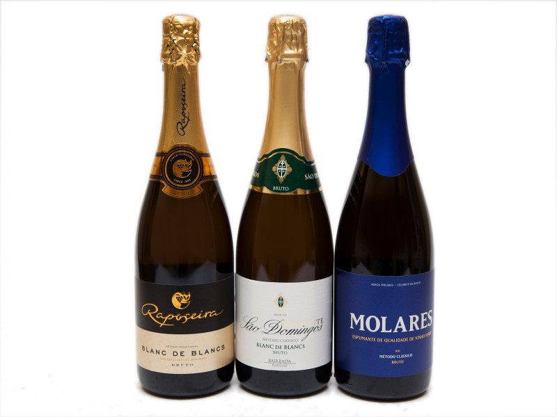 TRÊS GARRAFAS DE VINHO ESPUMANTE
