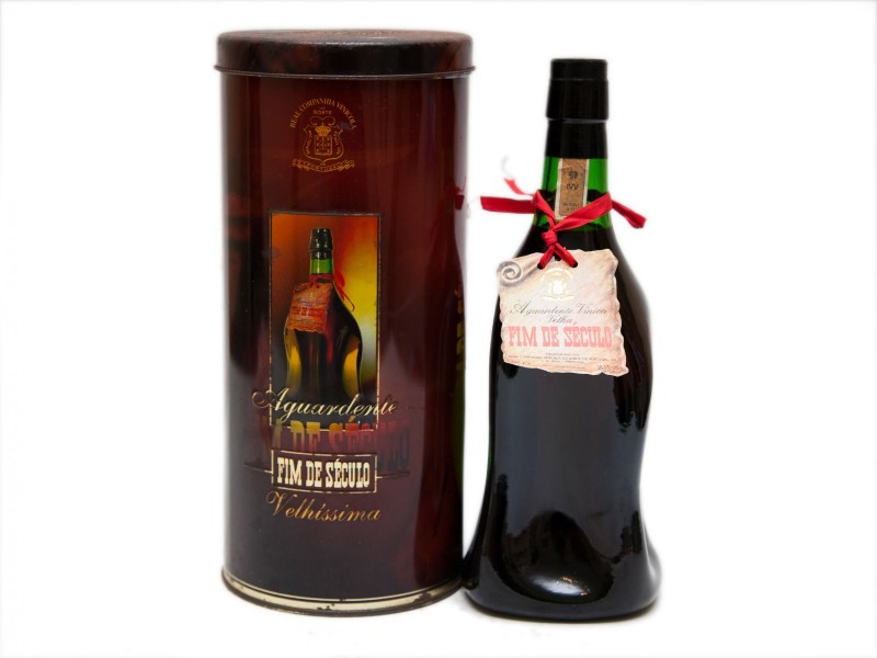 GARRAFA DE AGUARDENTE VELHA