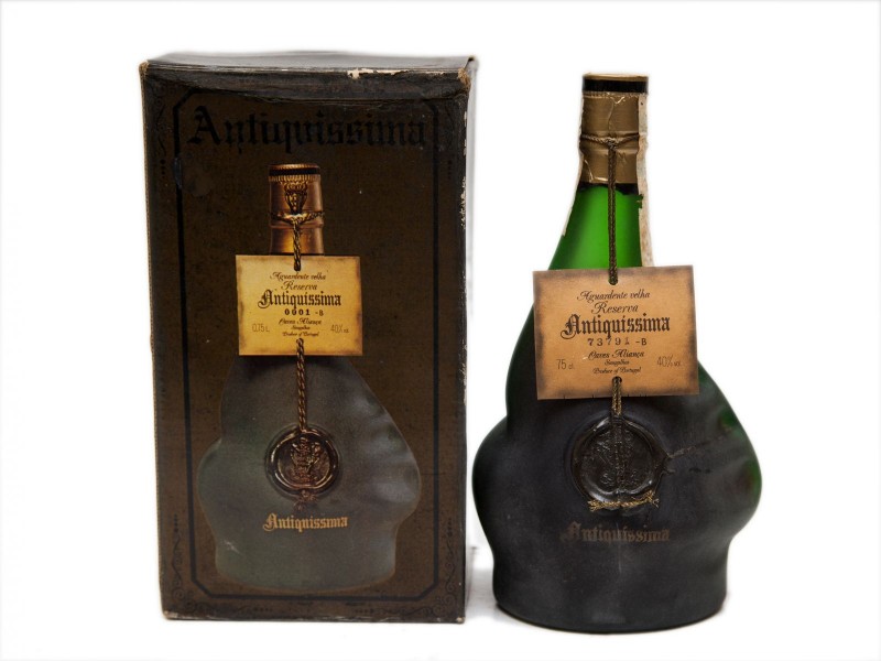 GARRAFA DE AGUARDENTE VELHA