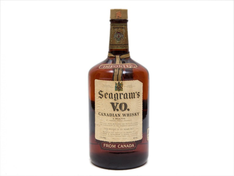 GARRAFÃO DE 1,75 L DE WHISKY CANADIANO