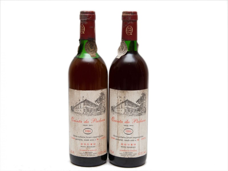 DUAS GARRAFAS DE VINHO TINTO DE MESA DO DOURO