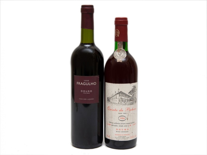 DUAS GARRAFAS DE VINHO TINTO DO DOURO
