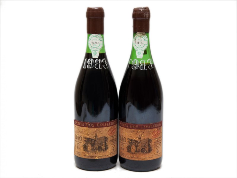 DUAS GARRAFAS DE VINHO TINTO DE MESA DO DÃO