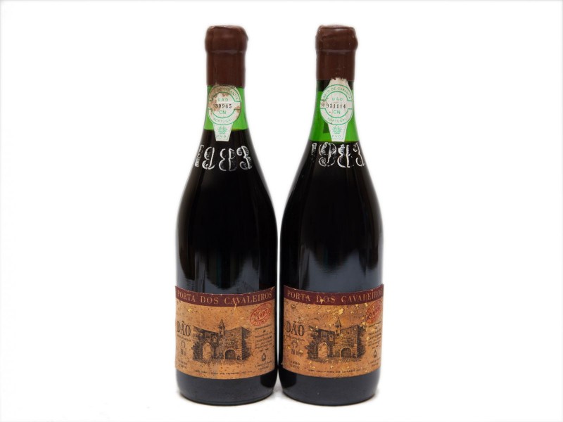 DUAS GARRAFAS DE VINHO TINTO DE MESA DO DÃO