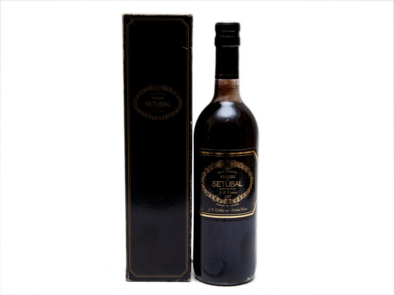 GARRAFA DE VINHO MOSCATEL DE SETÚBAL