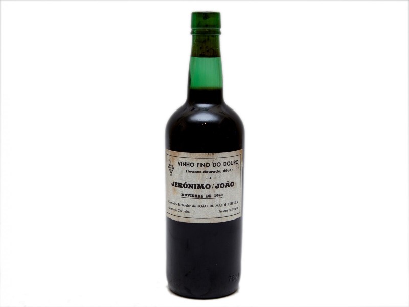 INVULGAR GARRAFA DE VINHO FINO DO DOURO