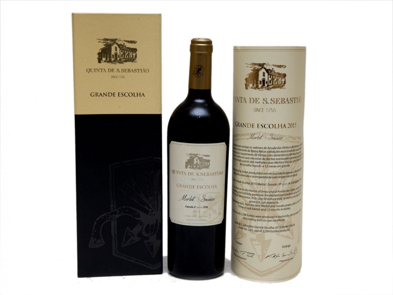 GARRAFA DE VINHO TINTO DE MESA DA REGIÃO DE LISBOA