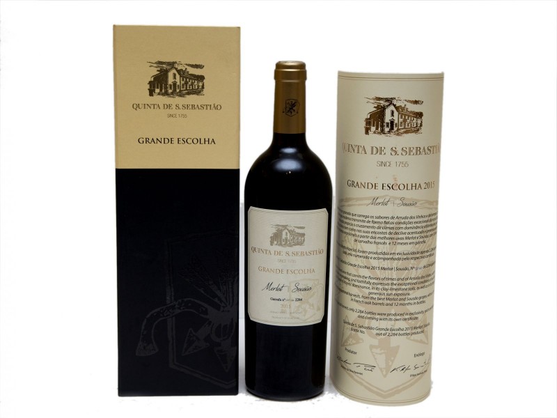GARRAFA DE VINHO TINTO DE MESA DA REGIÃO DE LISBOA