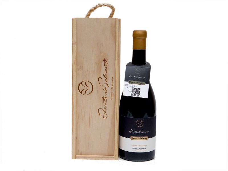 GARRAFA DE VINHO TINTO DE MESA DE TRÁS–OS–MONTES