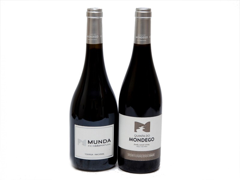 DUAS GARRAFAS DE VINHO TINTO DE MESA DO DÃO