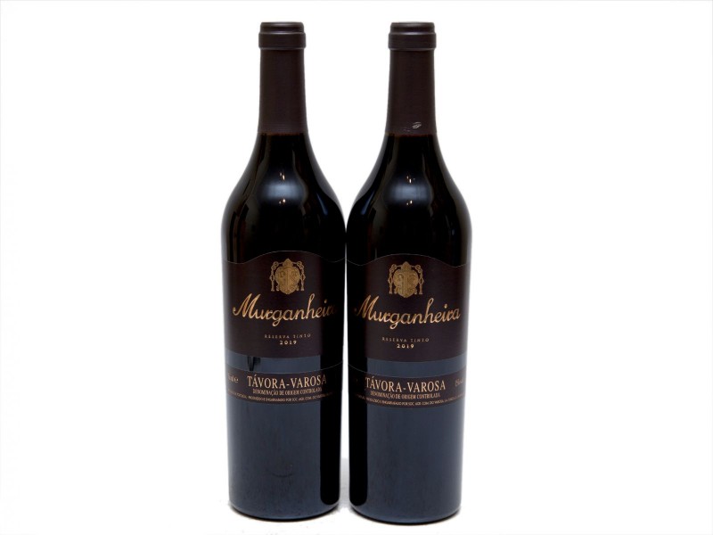 DUAS GARRAFAS DE VINHO TINTO DE MESA DA REGIÃO DE TÁVORA VAROSA