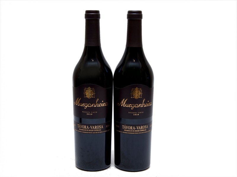 DUAS GARRAFAS DE VINHO TINTO DE MESA DA REGIÃO DE TÁVORA VAROSA
