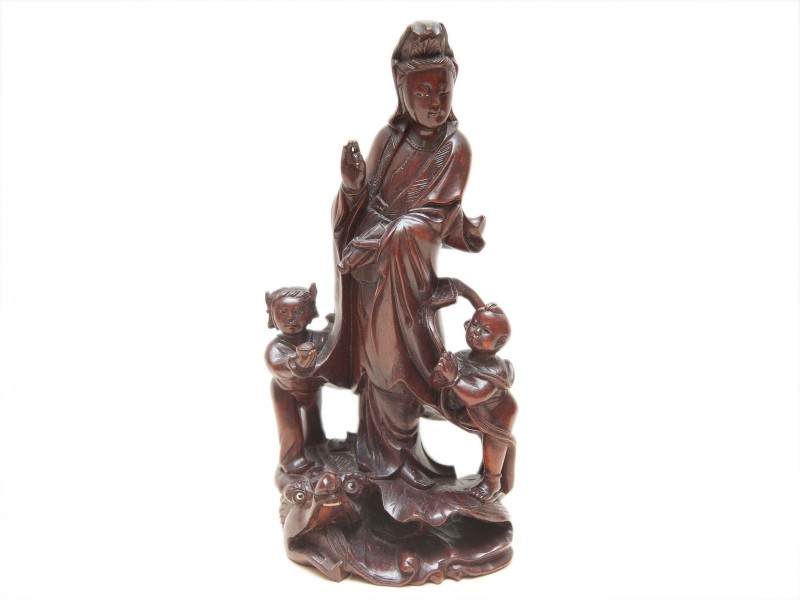 GRUPO ESCULTÓRICO “GUANYIN COM LONGNÜ E SHANCAI”
