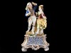 CASAL DE FIGURAS ILUSTRES EM CENAS GALANTES