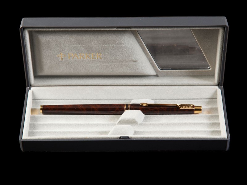 INVULGAR CANETA DE TINTA PERMANENTE “PARKER”