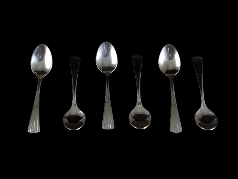 SEIS COLHERES DE CAFÉ
