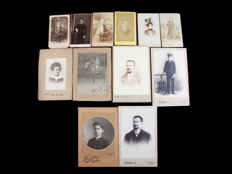 RETRATOS DE FIGURAS ILUSTRES