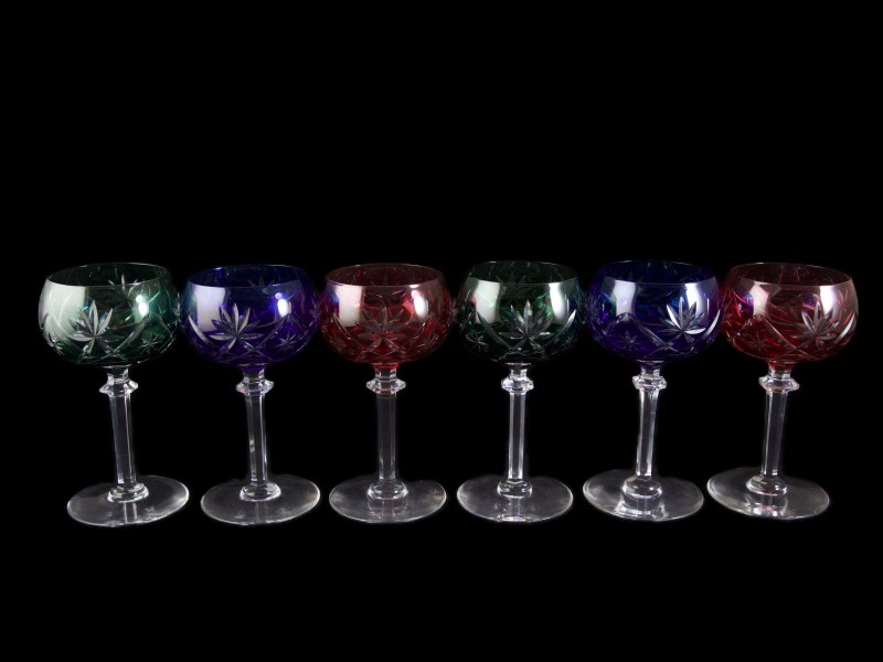 SEIS COPOS DE PÉ ALTO PARA VINHO TINTO