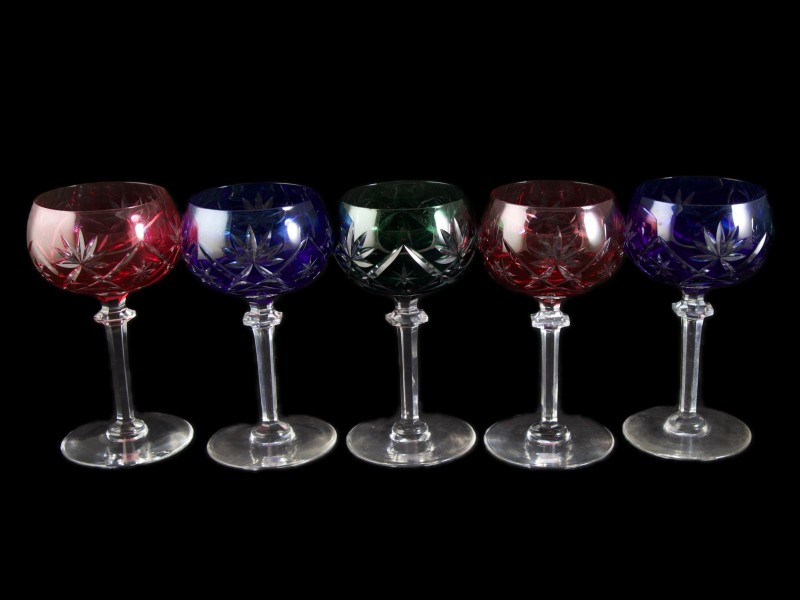 SEIS COPOS DE PÉ ALTO PARA VINHO TINTO