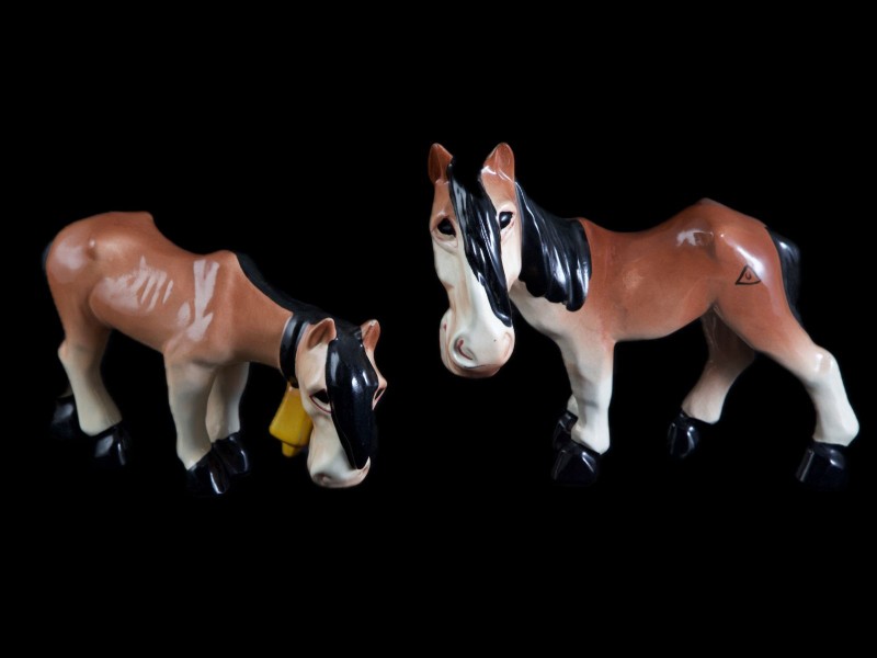 PAR DE CAVALOS MODERNISTAS