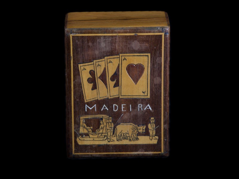 CAIXA PARA DOIS BARALHOS DE CARTAS