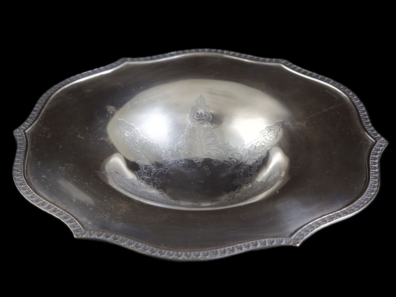 TAÇA FRUTEIRA DE BORDO RECORTADO