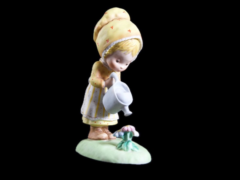 “MENINA COM REGADOR”