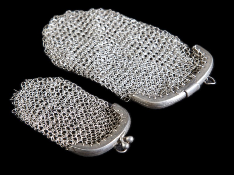 DOIS PORTA-MOEDAS DE BOLSO