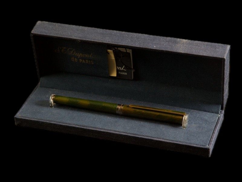 ESTOJO COM CANETA DE TINTA PERMANENTE “S. T. DUPONT”