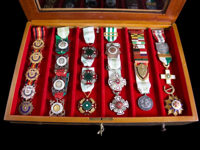 COLEÇÃO DE MEDALHAS DOS BOMBEIROS VOLUNTÁRIOS PORTUENSES
