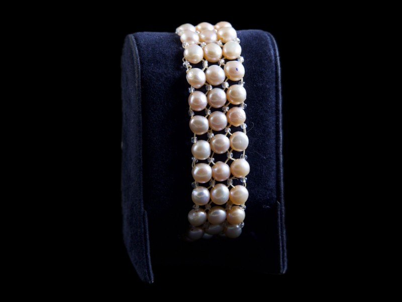 PULSEIRA DE SENHORA COM PÉROLAS BARROCAS
