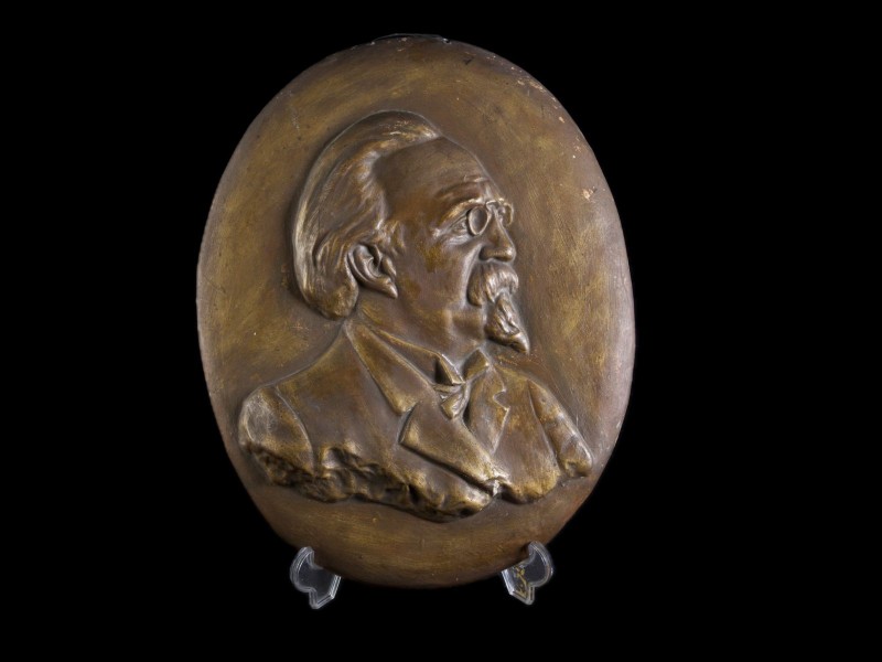 PLACA DE SUSPENSÃO “MANUEL DE ARRIAGA” (1840-1917)